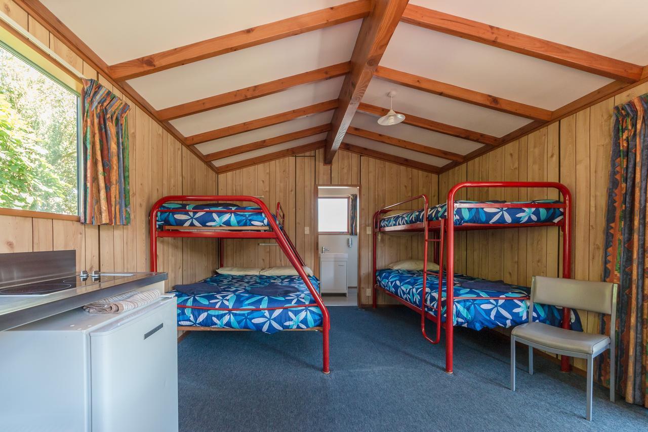 Aaron Lodge Holiday Park ダニーデン エクステリア 写真