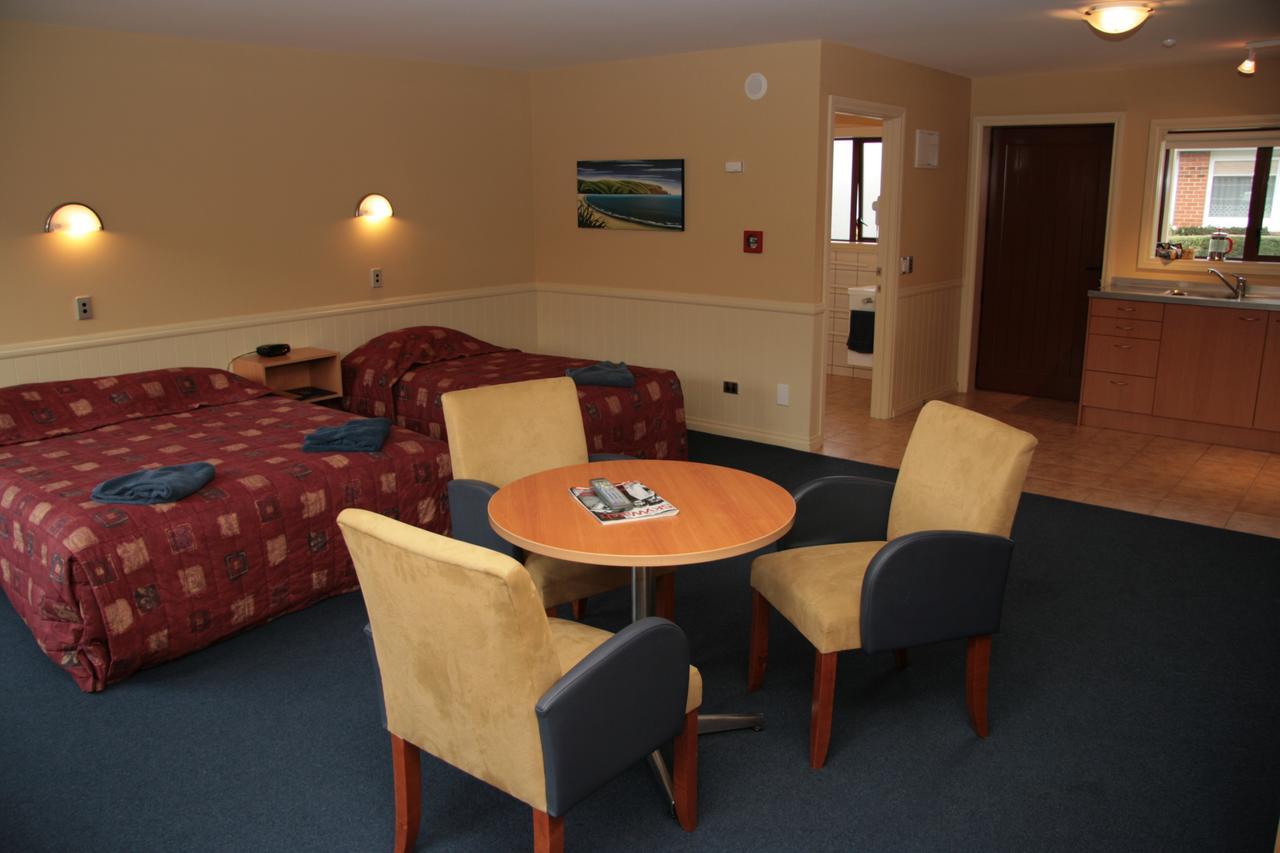 Aaron Lodge Holiday Park ダニーデン エクステリア 写真